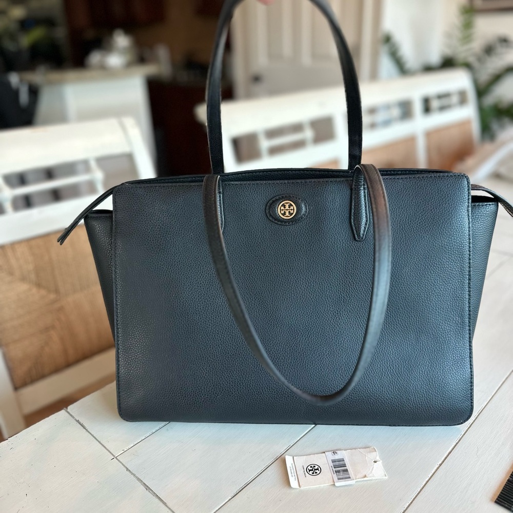 Tory Burch Robinson Tote Saffiano-style Pebbled Leather Black & Gold Hardware